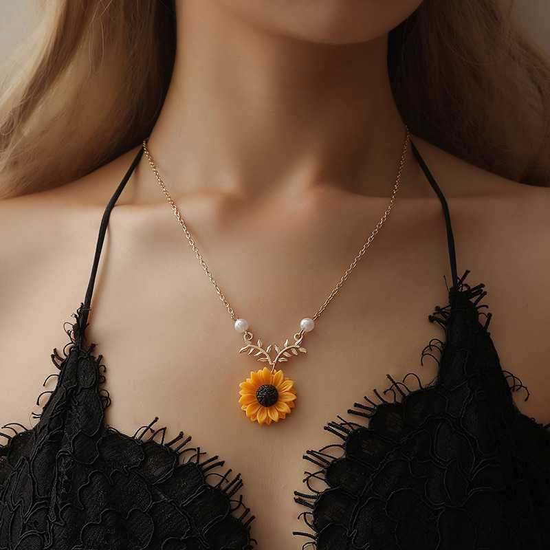 Sunflower Pearl Pendant Necklace